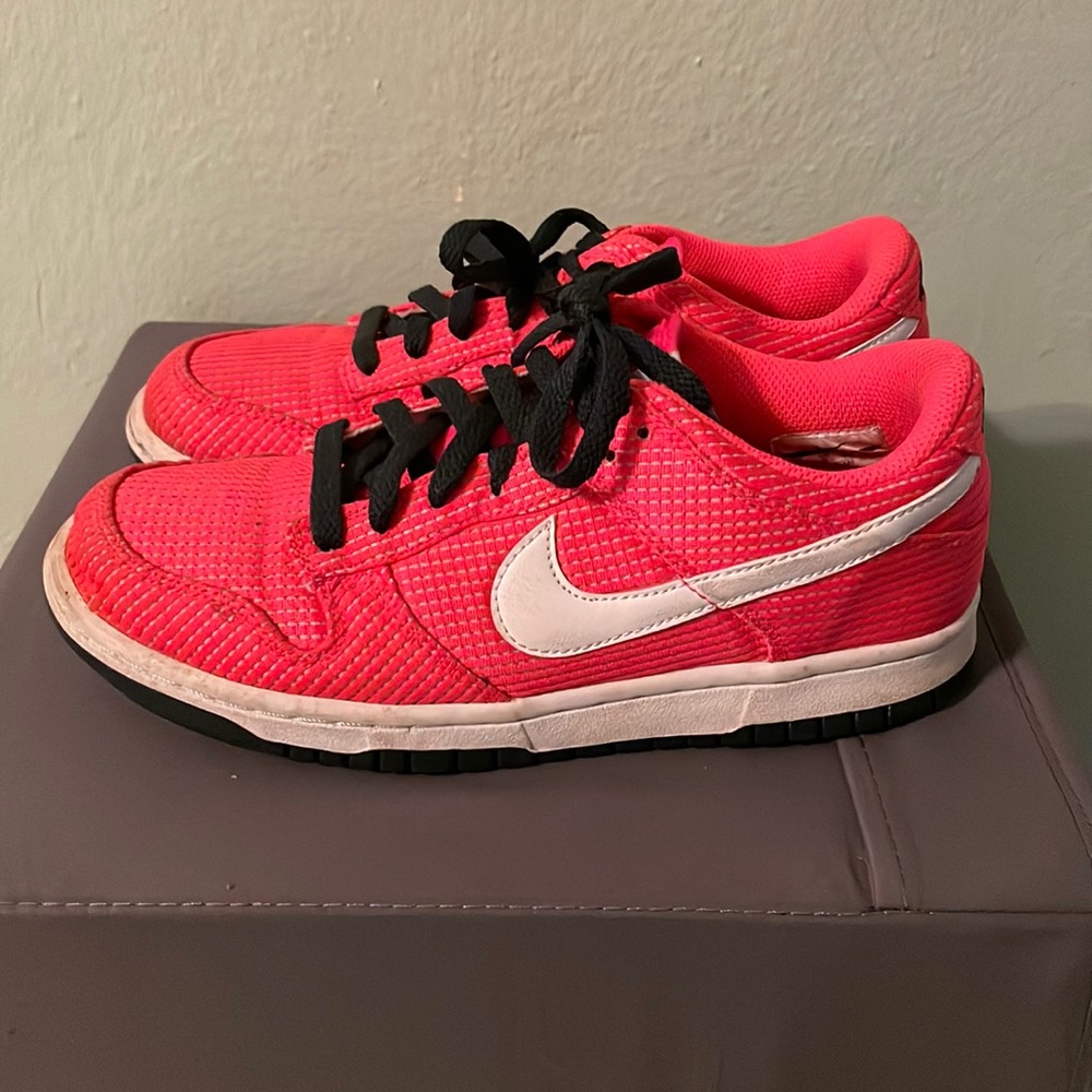Nike womens dunk low CL “solar red seaweed” size 8.5 worn